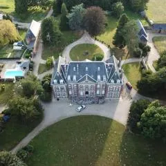 CHATEAU D HUGLEVILLE