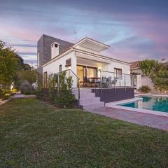 Modern Villa close to Costabella beach
