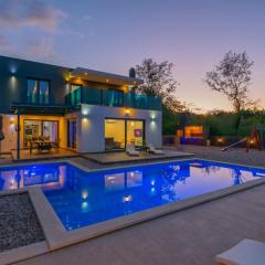 Holiday House Luxury with heated pool - Grubine