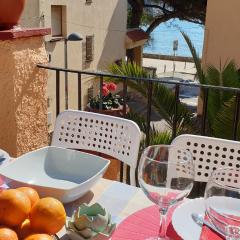 Casa con jardín a 30 metros de la playa. VL.