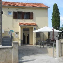 Holiday Home Mery by El-Pi Tours