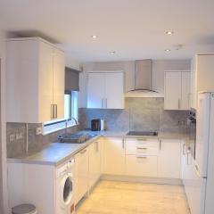 3 Bedroom-Kelpies Serviced Apartments Bruce