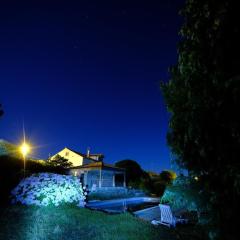 19th Centry Farmhouse Getaway - Sleep 12-14 w Pool