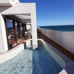 PORT CIPRIANO Sur les toits , vue panoramique sur la mer
