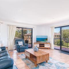 Horizons 8 on the lake