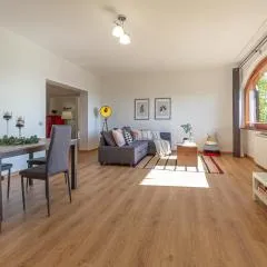 Spacious Apartment with Garden & Air Conditioning - La Grande Finestra
