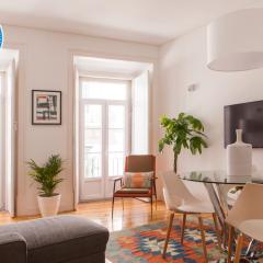 Cozy 1st Floor Flat Central Chiado District With Balconies and AC 19th Century building
