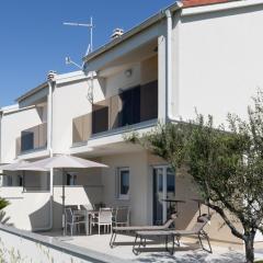 Beachfront Reiterer Villa V3 with Jacuzzi 30 meters from the Beach - CROWONDER LUXURY RENT