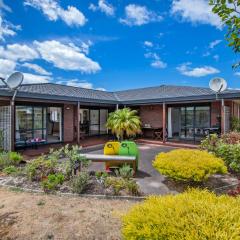 Bream Bay Bach - Ruakaka Holiday Home