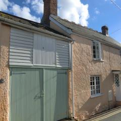 Heydons House - Lovely Seaside Cottage