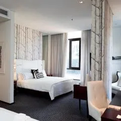 DAVINCI Hotel on Nelson Mandela Square