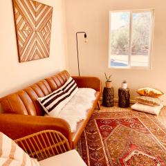 Casa Agave: Comfy Joshua Tree Cottage With Free Breakfast Bar