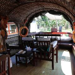 Houseboat Experiences by Carnival Tours