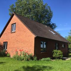 Ferienhaus mit Garten in Nordseenähe