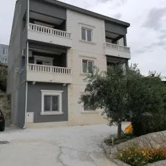 Apartments Dinko