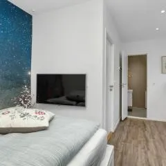 Central Studio Apartment Apt 102