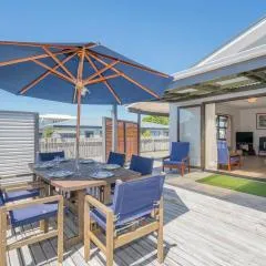Shore Beats Work - Whangamata Holiday Home