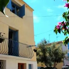 Romantic Maison de Pecheur sparkling sea views