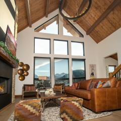 Beautiful Views! Jacuzzi, Indoor Outdoor Fireplace, Steps to Lake Estes