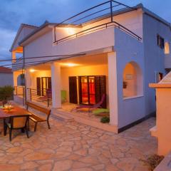 Apartment Bo&Dy with Private Pool