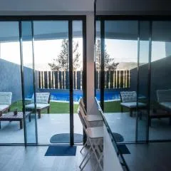 Casa Aire de Mar, modern house with private pool, overlooking Baviera golf, within walking distance of beach