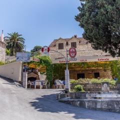 Apartments and Rooms Drpić