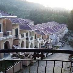 Villa Berastagi Resort V25 depan Kolam Renang