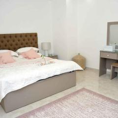 Amazing one Bedroom Apartment in Amman Elwebdah 4