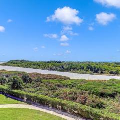 Beachfront condo with wraparound balcony/pool/tennis