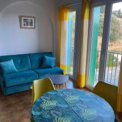 4MIR11JAUNE- T2 en DUPLEX idéalement situé pour 4 personnes