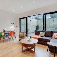 Modern Ealing Apartment with Large Private Patio