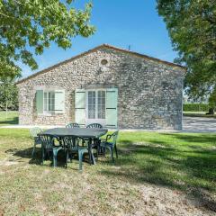 Peaceful Stay in Saint-Nexans