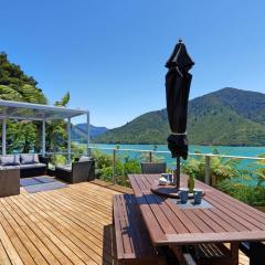 Aquamarine Dreams - Marlborough Holiday Home