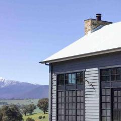 Coombs Hill Barn