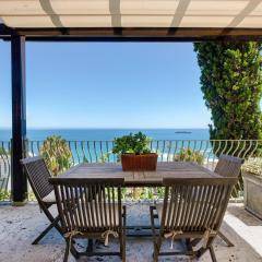 Villa del Mar - "Luxurious en-suite bedroom with lounge and stunning sea view balcony in Bantry Bay"