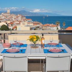 High Standing with Incredible Old Antibes and Sea views