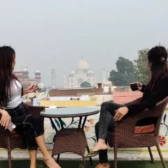 Joey's Hostel Agra - 200m from Taj Mahal