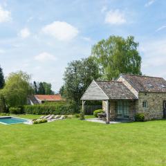 Beautiful Cottage with Pool