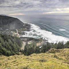Epic Yachats Escape with Beach Access and Views!