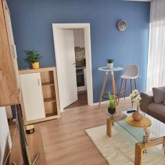 Skyblue Central apartment - 2 Bedrooms & free parking