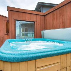 Abalone Alcove! Hot Tub! Pool Table! AMAZING VIEWS! Fast WiFi!! Dog Friendly!