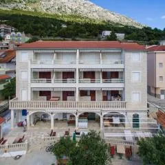 Apartments Tihomir Mušac