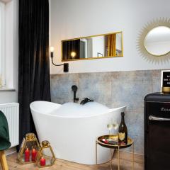Love Suite Warsaw Wola by Noclegi Renters