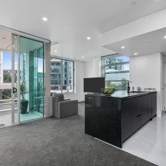 QV Stays Upscale Modern Viaduct Haven