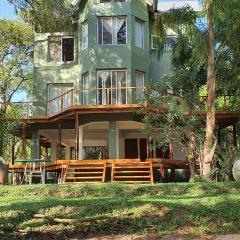 AMANU Casa Unica en el delta de Tigre a solo 5' para 30 personas