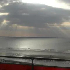 LES BALCONS ROUGES - FACE MER