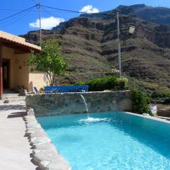 Casa con piscina privada en Cercados de Espino