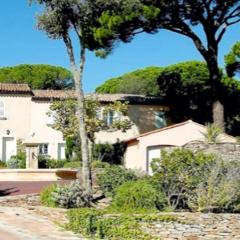 Maison spacieuse avec piscine partagée à Gassin
