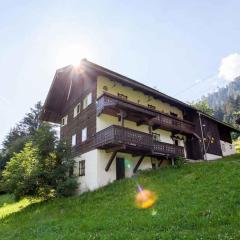 Holiday home in Mühlbach im Pinzgau 35597