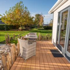 Chalet Sea Rocks with view and garden